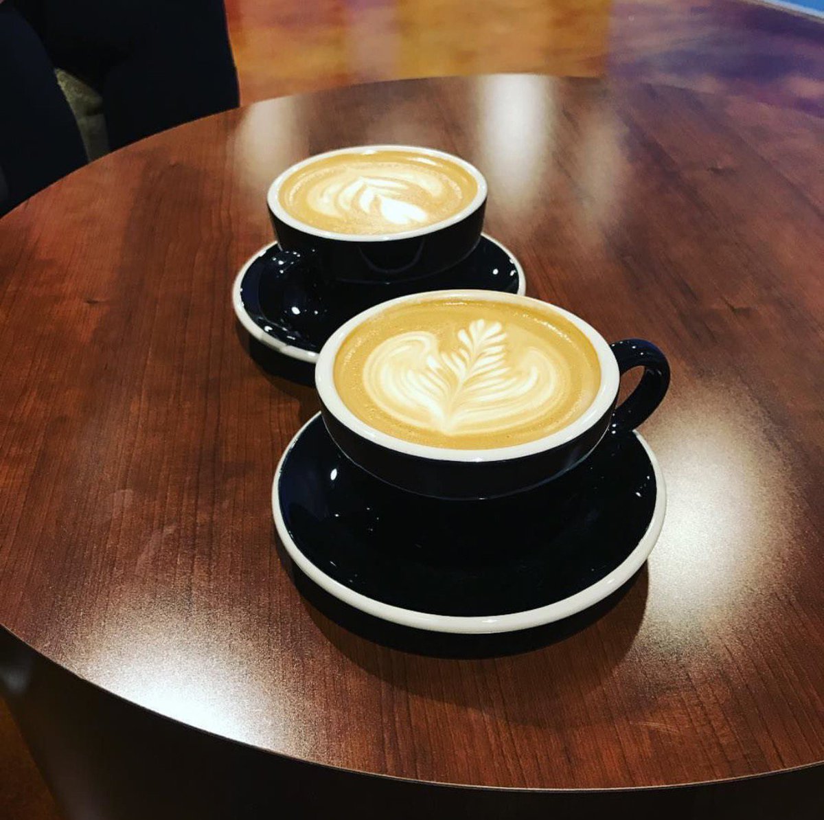 It’s Friday! Grab a buddy, throw back some coffee and let’s finish this week strong!

📸 glittercarnival