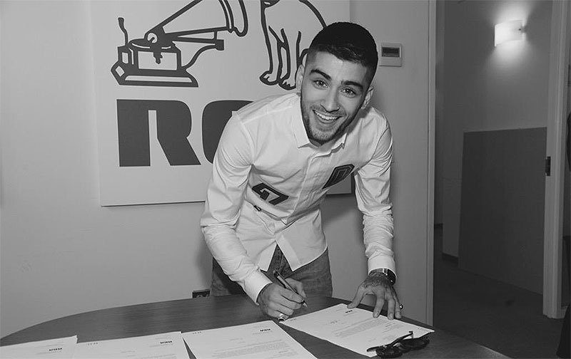 lours_1D's tweet photo. EL ES LA ÚNICA PERSONA Q FUE CAPAZ DE DESTROZAR Y AL MISMO TIEMPO REPARAR MI CORAZÓN
Z FOR IHEART 
#PillowTalk #BestMusicVideo #iHeartAwards https://t.co/fgMogAWqOH