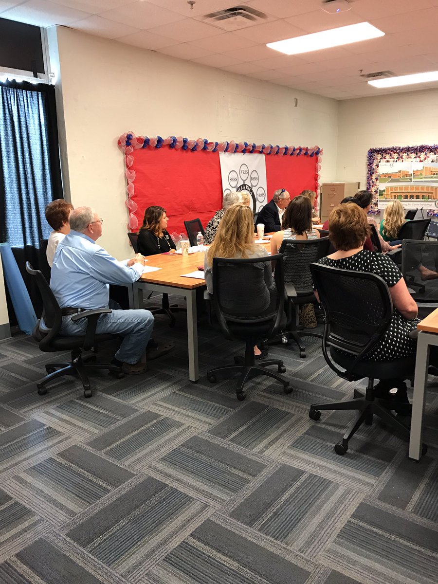 bethc101110's tweet photo. Realtors joined the Villa Rica Schools principals to learn more about our schools! https://t.co/JNbkMoscgq