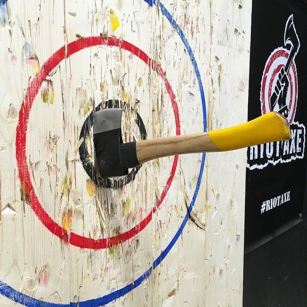riot_axe's tweet image. 🤔Happy Friday!
#howisthatpossible #riotaxe #axethrowing #guelph #NATF ift.tt/2lhcYIZ