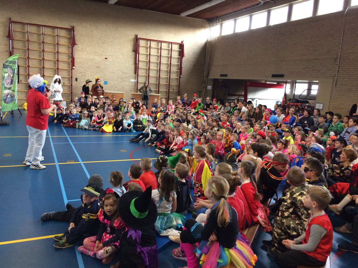 ODAschool's tweet photo. Carnaval op de Odaschool! Alaaf!! https://t.co/ANfOS34v1n