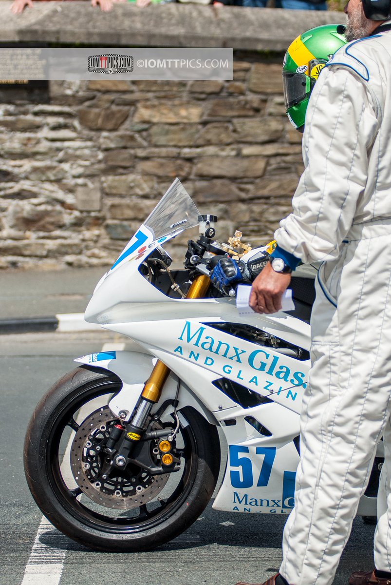 iomttpics's tweet photo. Chris McGahan on the Manx Glass &amp; Glazing bike TT 2009 @manxglass @gregjt1 @Scottphysio https://t.co/uPoaS8ec3G