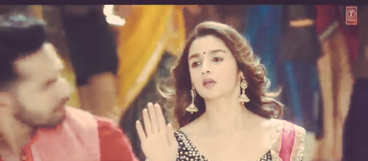 ALIA_FANCLUB_'s tweet photo. New Pics: @aliaa08 #picsfrom #AashiqSurrenderHua https://t.co/u6UynM4MKh
