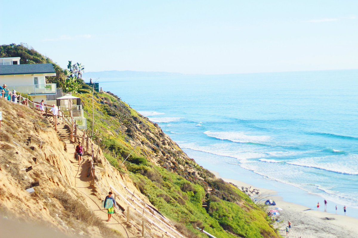 BrennaMarlow's tweet photo. Just five more days until I'm back in the beautiful city of Los Angeles. #MissingTheseViews https://t.co/Xu1CQoUpGT