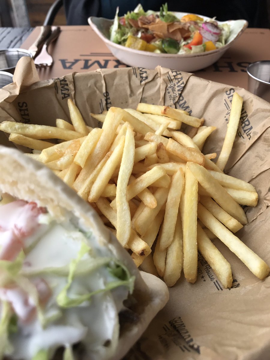 ShawarmaHouseAE's tweet photo. #دبي #شوارما #مشاوي #مطاعم 
#dubai  #dubailife  #shawarma #grills https://t.co/lL9WI5uQxv