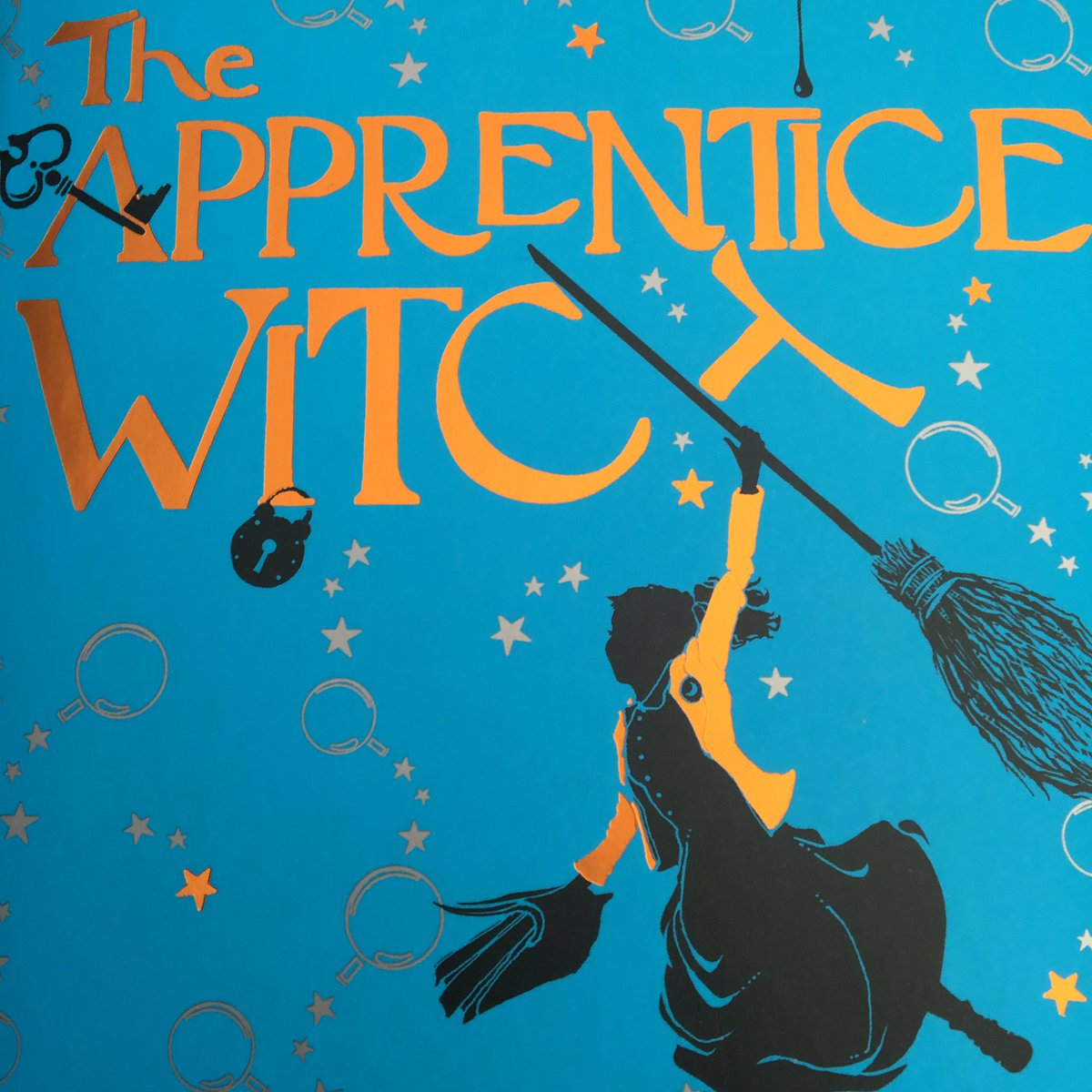 JamesENicol's tweet photo. Whoop!! #theapprwnticewitch giveaway is back 📚🌟Follow &amp; retweet for chance to win 1/5 copies (UK only - Winners picked 2nd March #WBD17 ) https://t.co/4GF7VHc0Fc