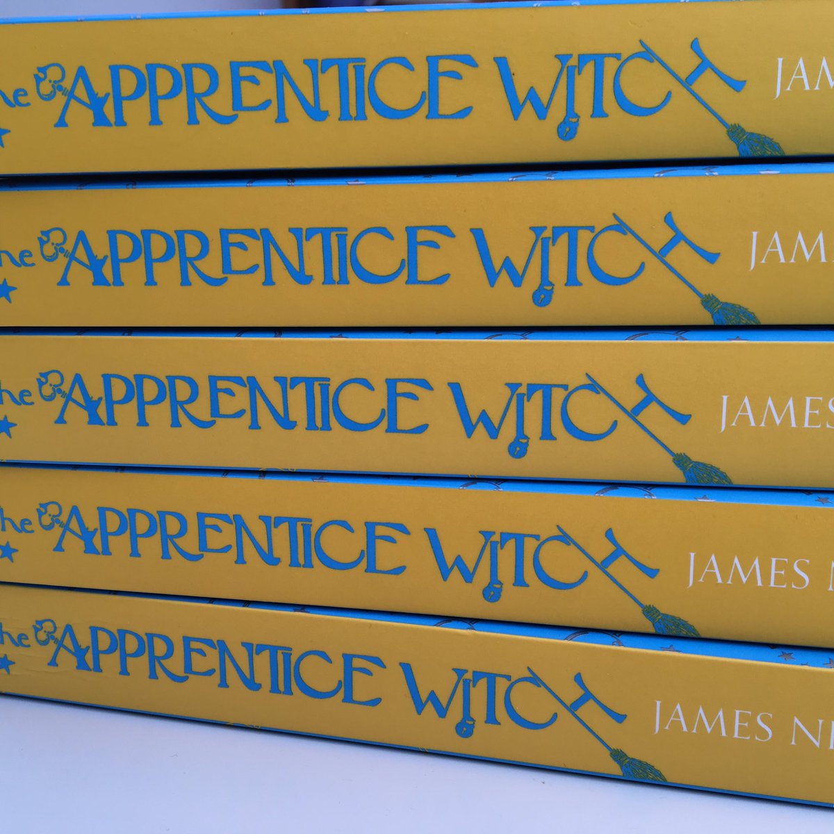 JamesENicol's tweet photo. Whoop!! #theapprwnticewitch giveaway is back 📚🌟Follow &amp; retweet for chance to win 1/5 copies (UK only - Winners picked 2nd March #WBD17 ) https://t.co/4GF7VHc0Fc