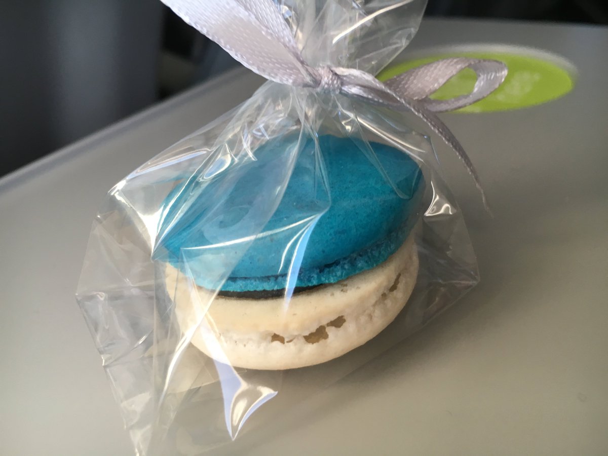 KSiirman's tweet photo. A pleasant and delicious #surprise from @airBaltic. Happy #independenceday, #Estonia! #Marketing #simplethingsthatmatter https://t.co/OCPYWXcbu3