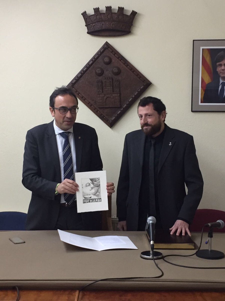 joseprull's tweet photo. Visito l'Ajuntament de #Castellterçol en el centenari de la mort de Prat de la Riba. De la seva agenda modernitzadora encara en bevem avui. https://t.co/cNiKvXcRuV