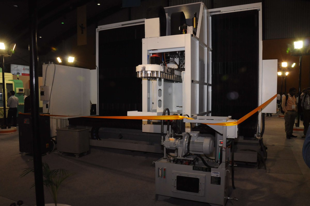 bfwindia's tweet photo. @IMTEX 2017, a back view of TCM-5300, #BFW’s foremost offering of Travelling-column (TCM).view our VR Booth :-https://t.co/ao43MBzxoQ https://t.co/M4xJccFH9U