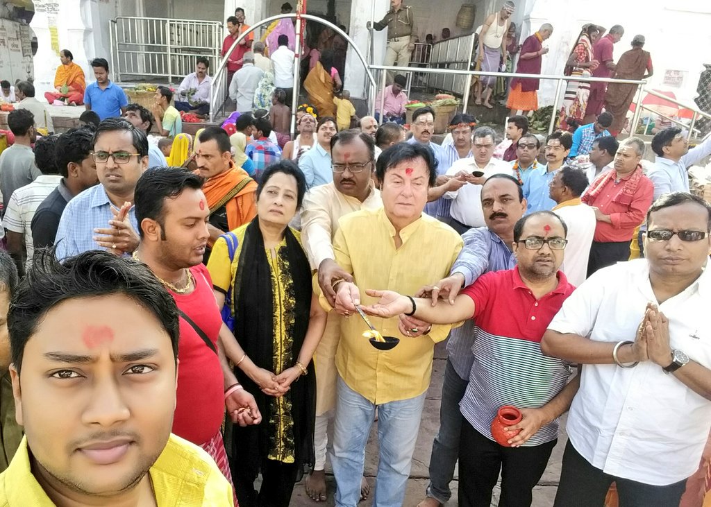 GeorgeBaker545's tweet photo. Me &amp; my pratinidhi dal..
Done puja archna in #Deogarh &amp; #Basukinath..
@narendramodi @BJP4India https://t.co/O1PGVBYJ4P