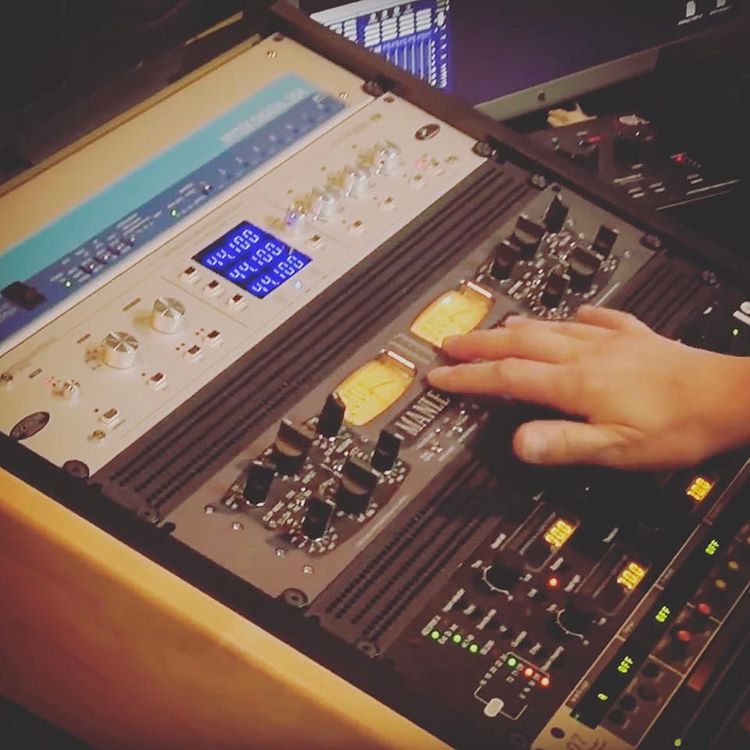sonnoxplugins's tweet photo. Only a few days left to grab @UAudio's #MasteringMonth discounts of up to 40% off! https://t.co/WbnYtFRzzA https://t.co/Sgd8ajvs6u