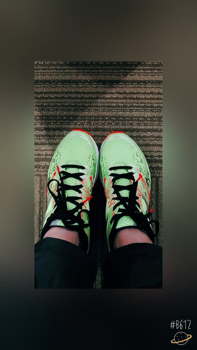 ランニングシューズ買ってもらった！！！
めっちゃ気に入ってる！！！！
大事にしよー！