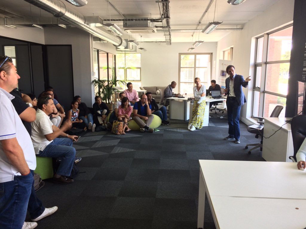FSAT_Labs's tweet photo. This morning, MBA entrepreneurs from Analysis Institute of Management in Mauritius have visited the #FSATLabs. Beautiful meeting! https://t.co/T7Nc1HF0zL
