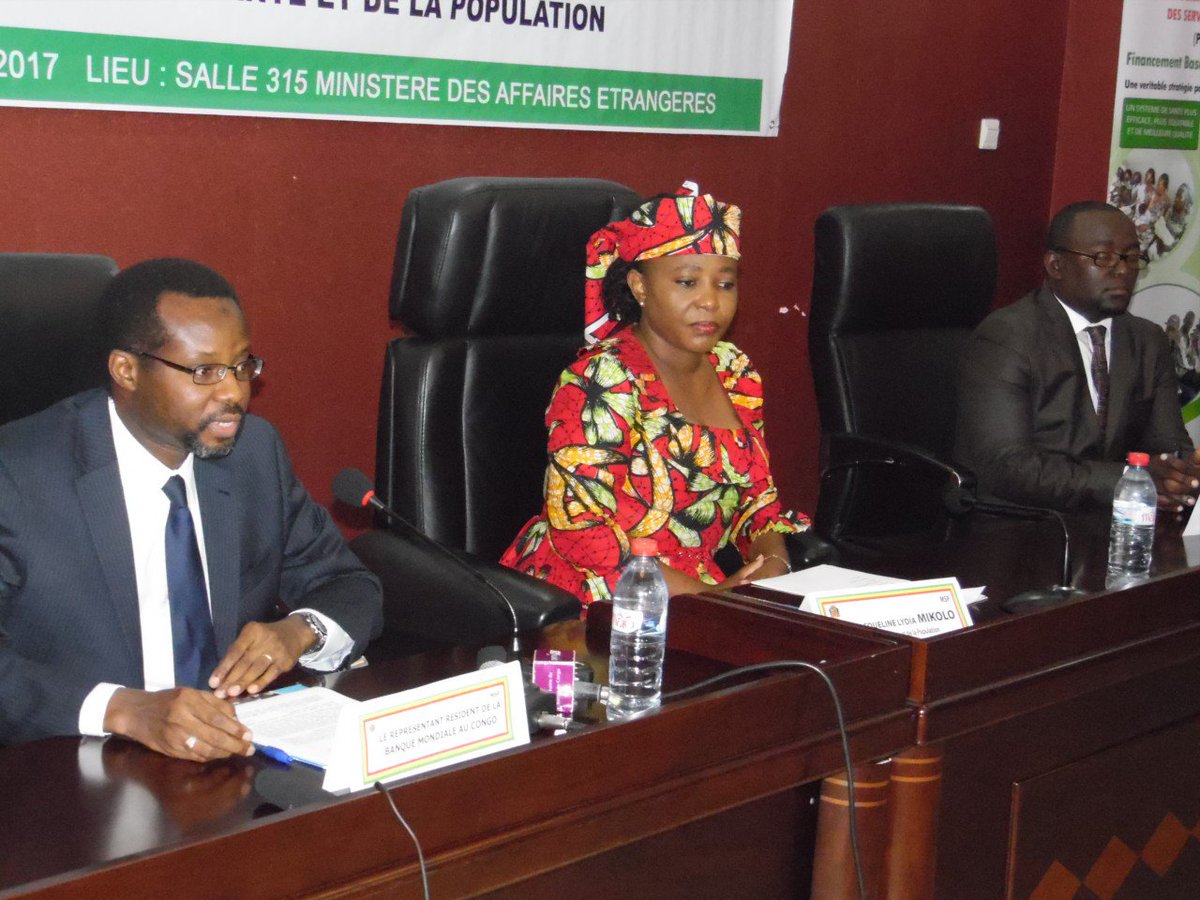 La Ministre Jacqueline Lydia MIKOLO participe a l'évaluation des performances à mi-parcours du PDSS ll.