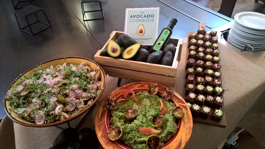 chefmalcolmwood's tweet photo. #Eatvibrantly #avocado #guacamole  @compassgroupuk @ChartwellsInd @UCSHampstead https://t.co/xkLve0WL1W