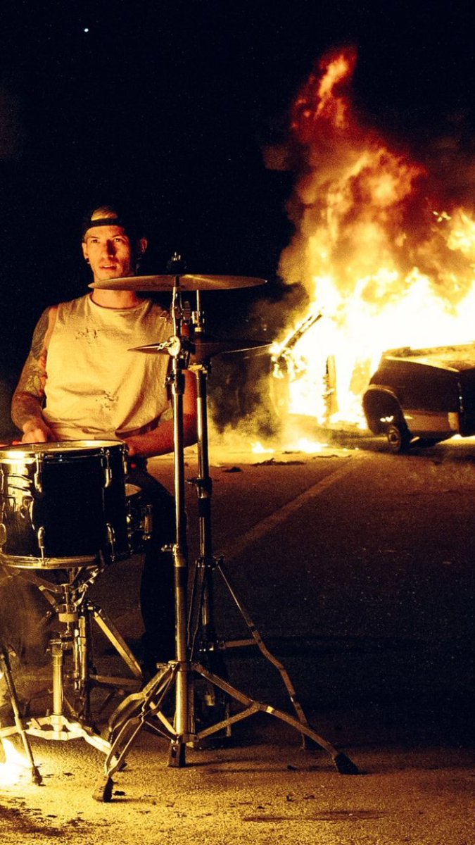 #BestFanArmy #TwentyOnePilots #iHeartAwards 
❤️