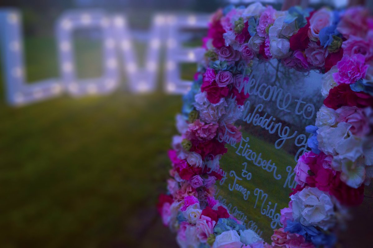 EventDressing's tweet image. 💕 #flowerwall #candles #love #wedding #bramhall #cheshire #manchester #venuedressing #eventdressing #woodford #hazelgrove #stockport 💕