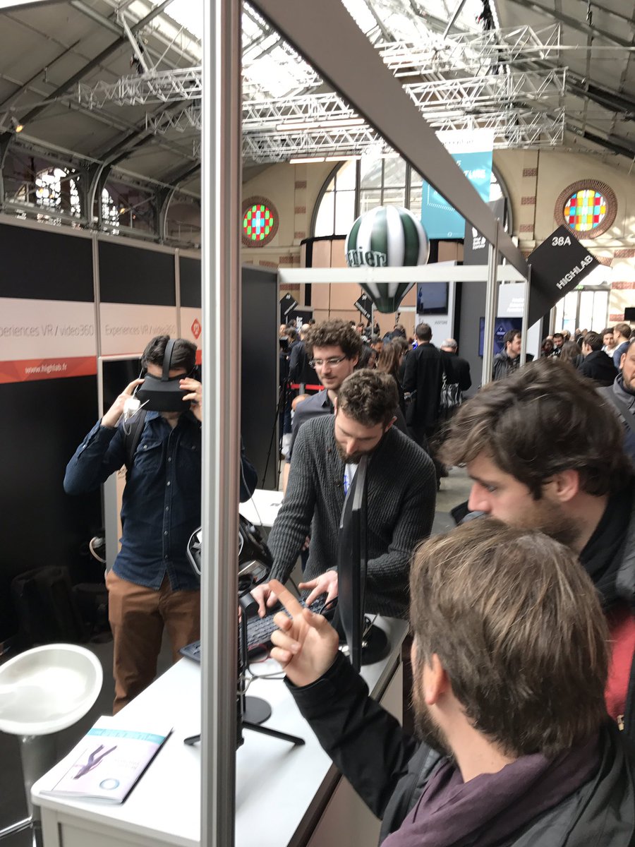 Ulcr's tweet photo. #highlab @VirtualityParis avec les copains @DCOMDRONE et @VR_STUDIO_FR #collectif https://t.co/SHUmIZazJO
