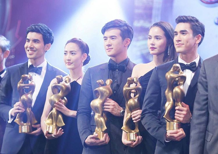 ขอแสดงความยินดีกับทุกรางวัลนะคะ  ขอขอบคุณ @.daradaily และขอบคุณทุกแรงเชียร์และเสียงโหวตที่ส่งมาให้ "นาคี"  ได้เป็นละครที่สุดแห่งปี 2016