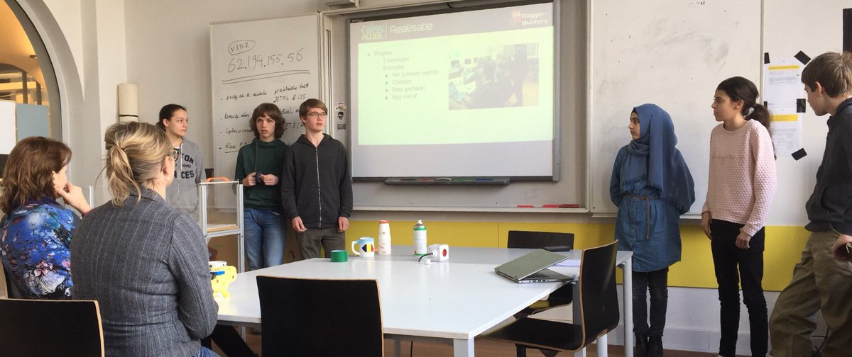 metisrobotica's tweet photo. De #BaggerBusters houden een presentatie over hun project aan @pascalefuchs van @DierenDiploma ! @FLLBenelux https://t.co/MsIGfaOeoY