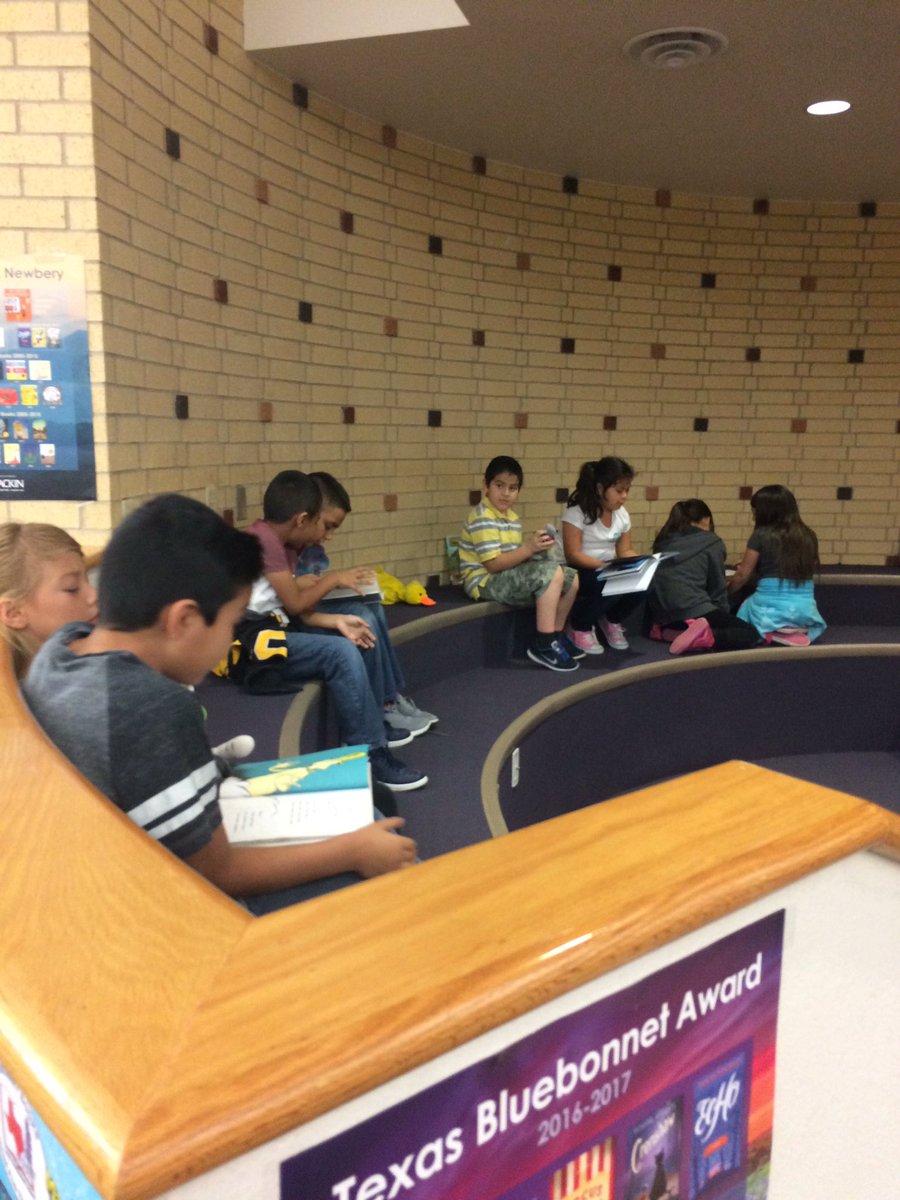 justkrish29's tweet photo. 3rd grade combined critical thinking & technology in the library to help "customers" #aisdtech #aisdcic @vkajones @BlazierBlueJay https://t.co/15NBIg2q4Y