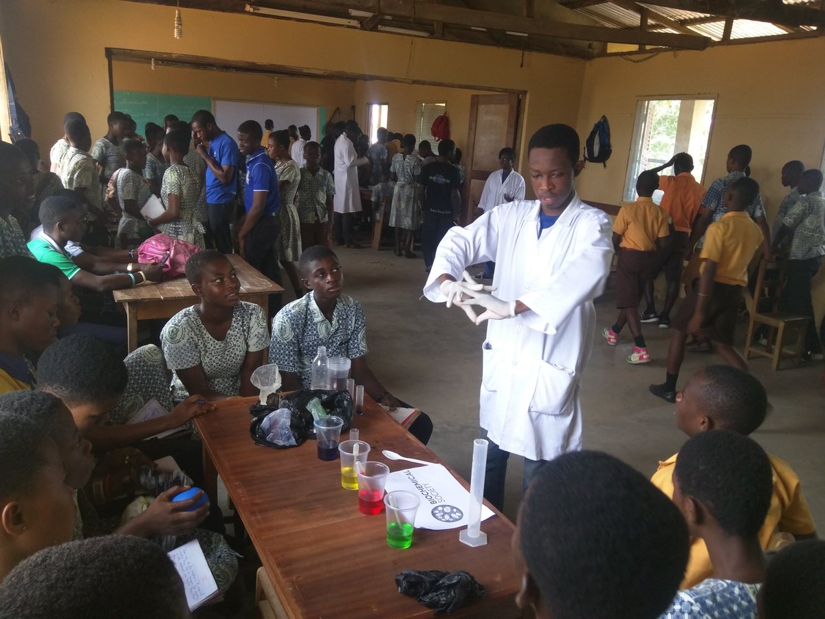 natyawson1's tweet photo. Science Roadshow Day 3 at kentinkrono JHS...@BiochemSoc @MobileLabGhana https://t.co/oQPN6jO2VA