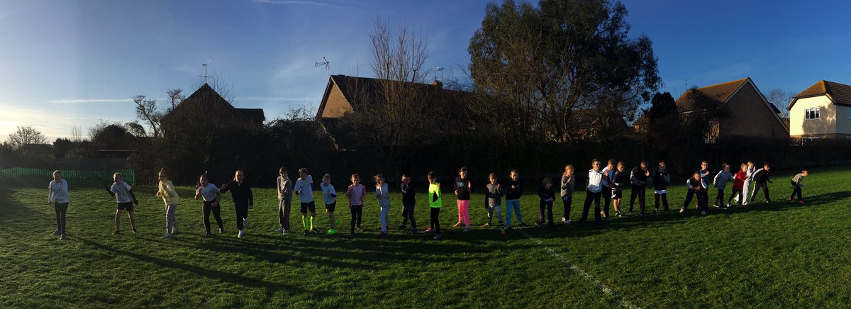 Burnham_PE's tweet image. Excellent commitment at #CrossCountryTraining this morning 👍🏻🏃🏻💨🏃‍♀️💨#HardWorkPaysOff