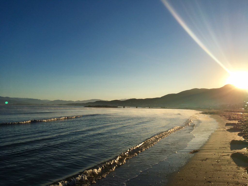 arrow_cfu's tweet photo. #earlymorning #sunrise #beachlife #corfu #kerkyra #walkthedog #ionian https://t.co/O8XJbkQAzQ
