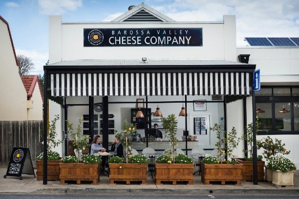tourismsa's tweet image. Well done to @BarossaCheese - bronze winner in the #QATA16 Excellence in Food Tourism category! #Barossa #SouthAustralia
