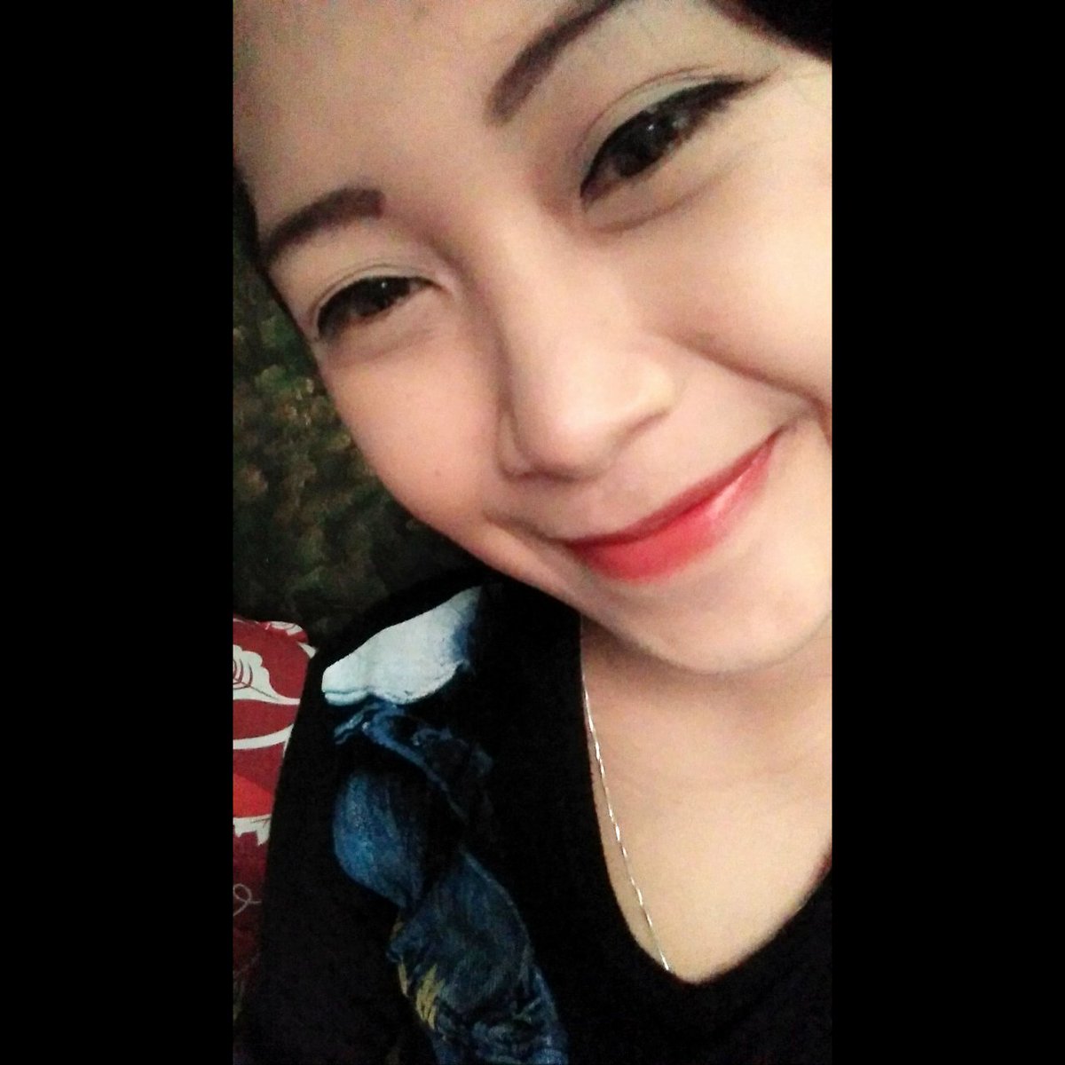 luya_silvya's tweet photo. Terkadang memerhatikan seolah mencintai. Dan terkadang sama sekali tidak menghargai :) entah apa itu namanya https://t.co/Z02QY18qC0