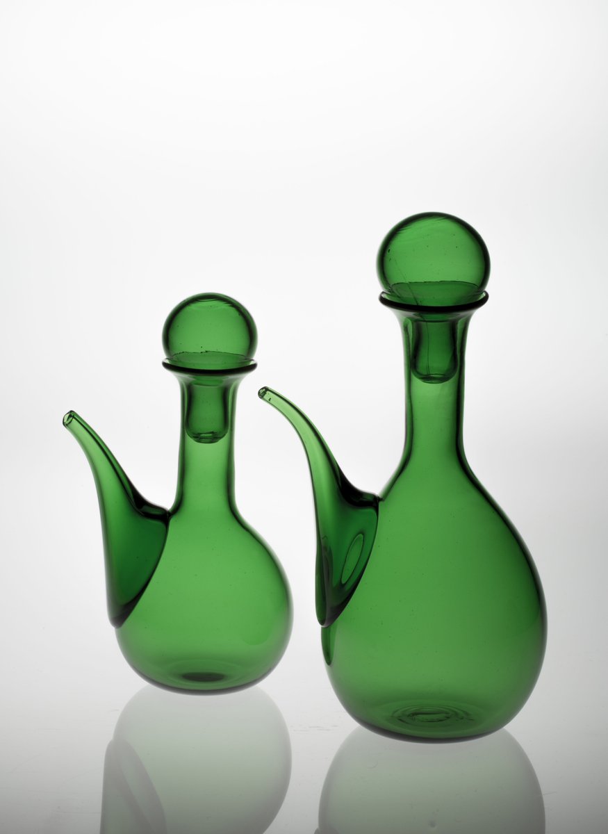 .<a href="/eligo_it/">ELIGO</a>'s oil and vinegar pots for pros in the pasta department. Shop now #WalllpaperSTORE #Design #Kitchen