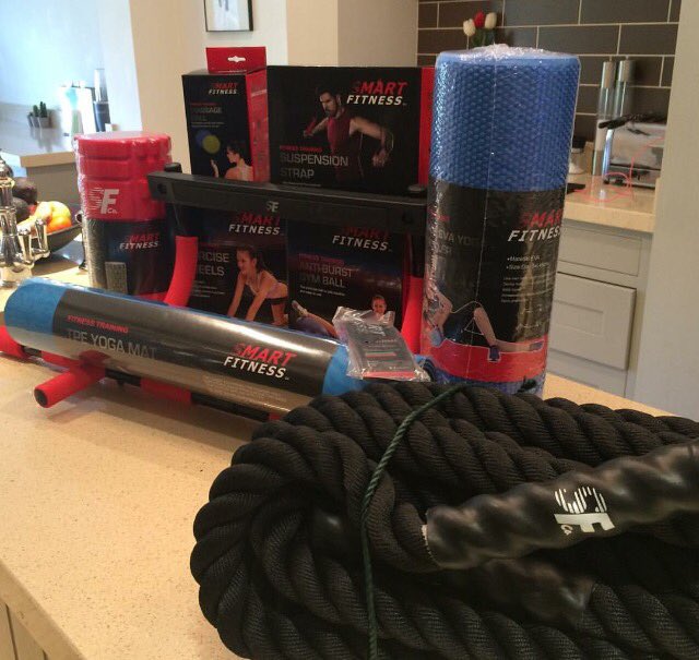 SmartFitnessCo's tweet image. It's that time again! #sfcofridayfreebies RT to win! #fridaygiveaway #fridayfreebies #fitness #smartfitness #health