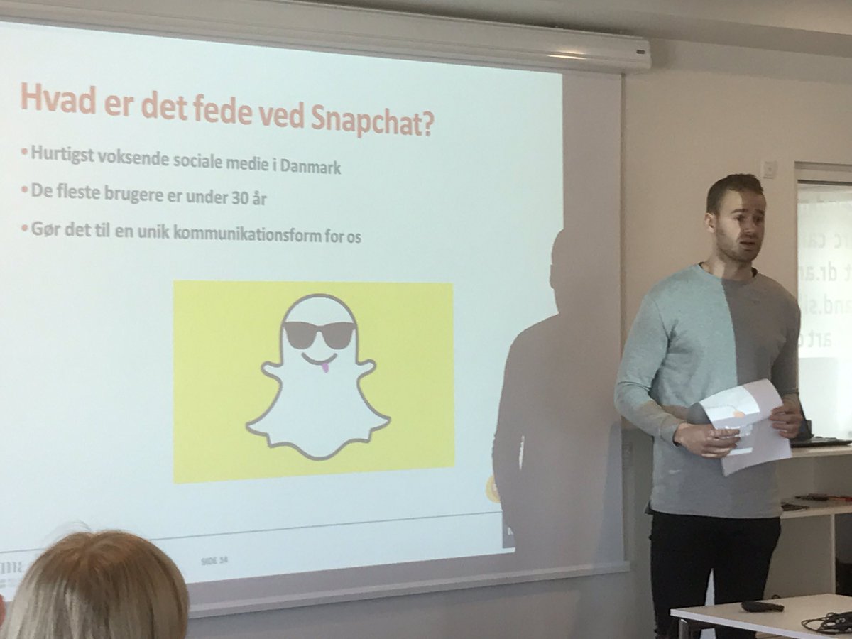 Madsbakk's tweet photo. Har lige holdt mit første oplæg om, hvordan Snapchat markedsføringsmæssigt kan bruges, når man er en fagforening eller en a-kasse👻 #smdk https://t.co/PtkpMdrP4b