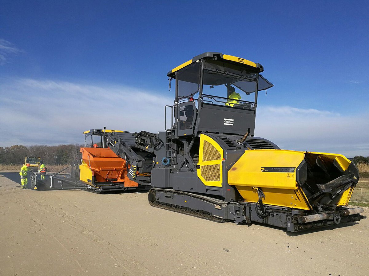 DynapacPavers's tweet photo. ...have a nice weekend! #dynapac #SD2500 #MF2500 https://t.co/ku7Iqf59iW