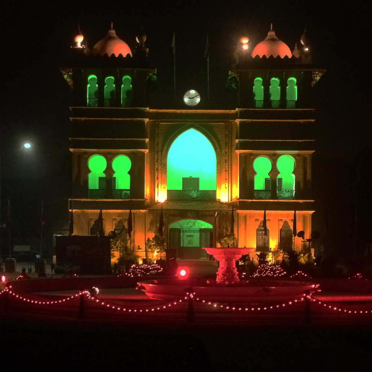 its_aaadi's tweet photo. Town Hall, Lahore.
#travel #FridayFeeling #digitalnomad #traveller #wanderlust #backpacker #pakistan #seemypakistan #directionstopakistan https://t.co/eAMT4h093i