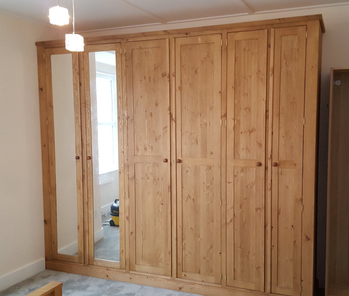madebywoodstock's tweet photo. Fitted bedroom #furniture made to measure Make the most of your space and fit in those extra sneaky purchases! #wardrobe #pine #handmade https://t.co/8c2AsyZxmt