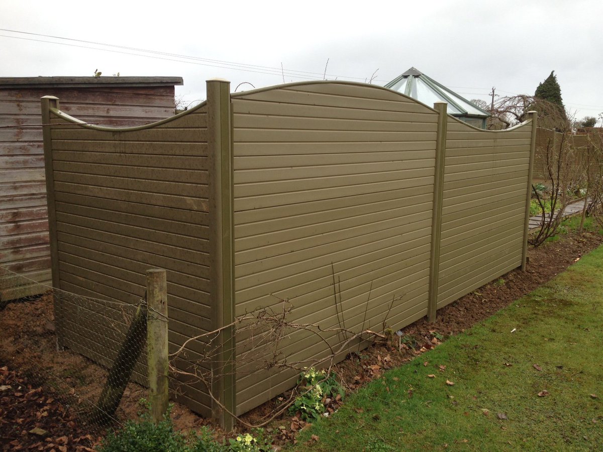 AndyFenney's tweet photo. Eco Fencing fitted at @barnsdalegarden visit them for inspiration. https://t.co/mgKPTZsVtQ