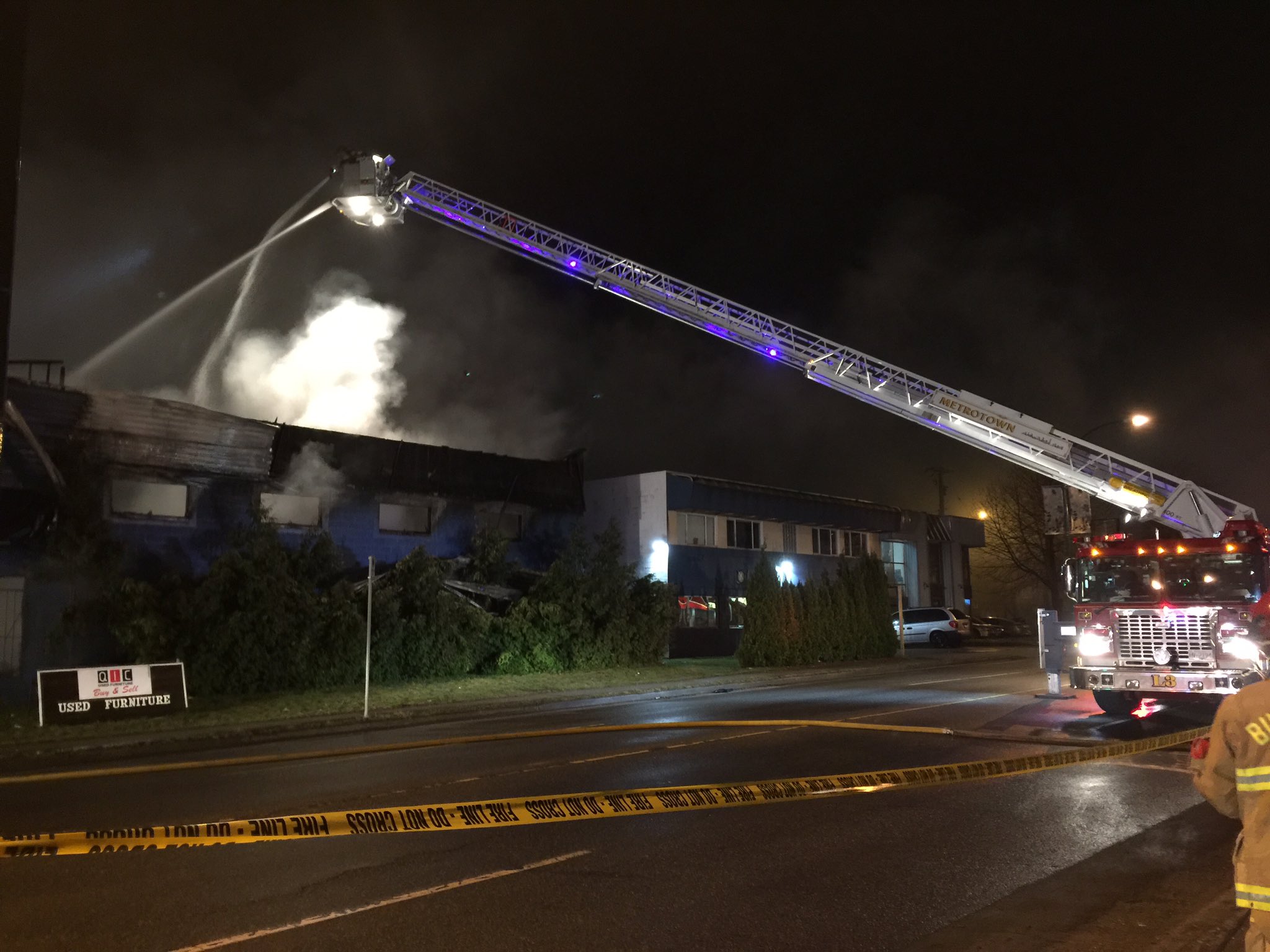 Burnaby Fire On Twitter Bfd Crews Battling A Blaze At 5558