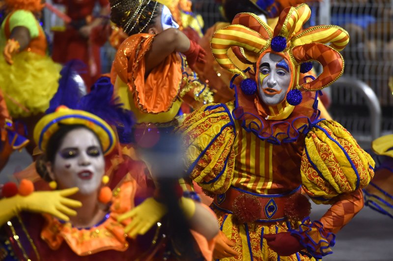 correio_dopovo_'s tweet photo. Sete escolas abrem disputa de elite em São Paulo #Carnaval2017
https://t.co/pSu4RDvf4X https://t.co/kfi3naa3E6