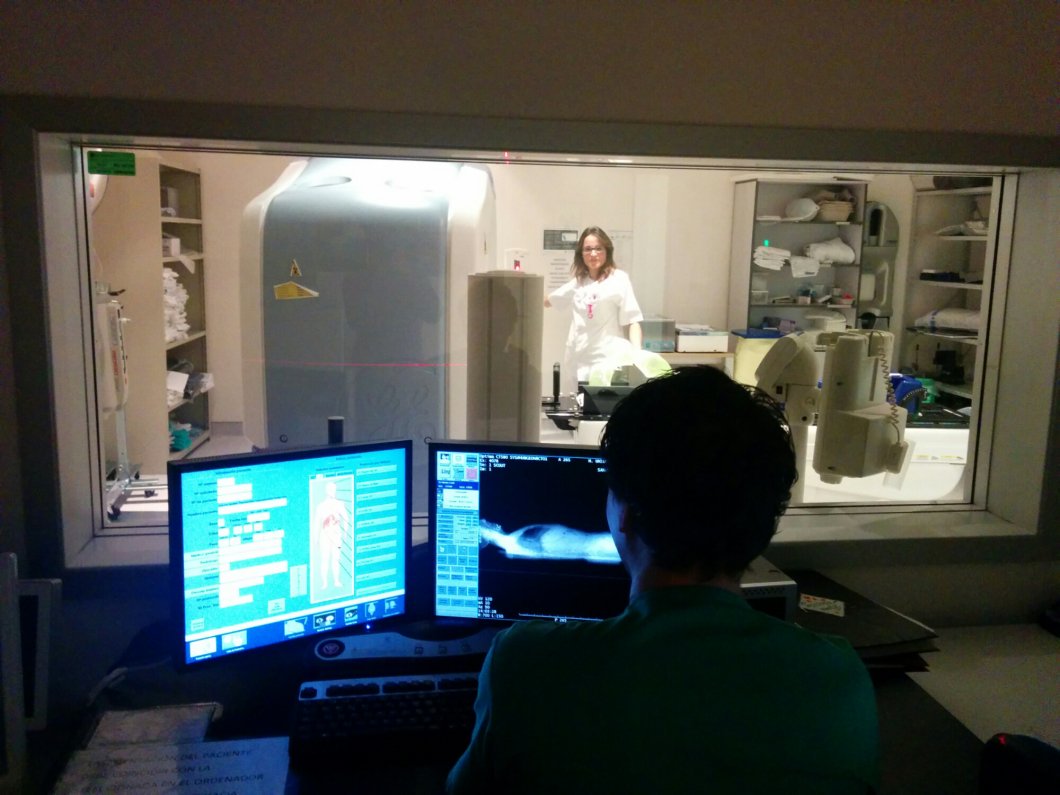ffpaciente's tweet photo. ¿Quién es el Técnico de Radioterapia? @AlmuRadX analiza esta figura como paciente y profesional que es #FFPaciente
https://t.co/lnKvQKduIQ https://t.co/PQPKhvbzkk
