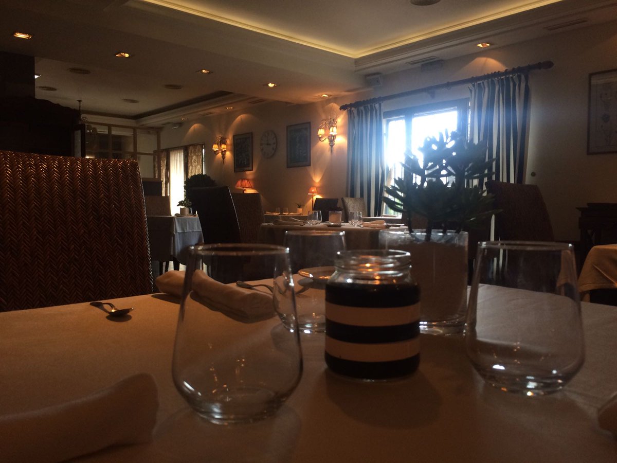 _casadelcarmen's tweet photo. ¿Haciendo planes para el fin de semana? Reserva para cenar en La Casa del Carmen. Te estamos esperando https://t.co/MBXuVZnl0g