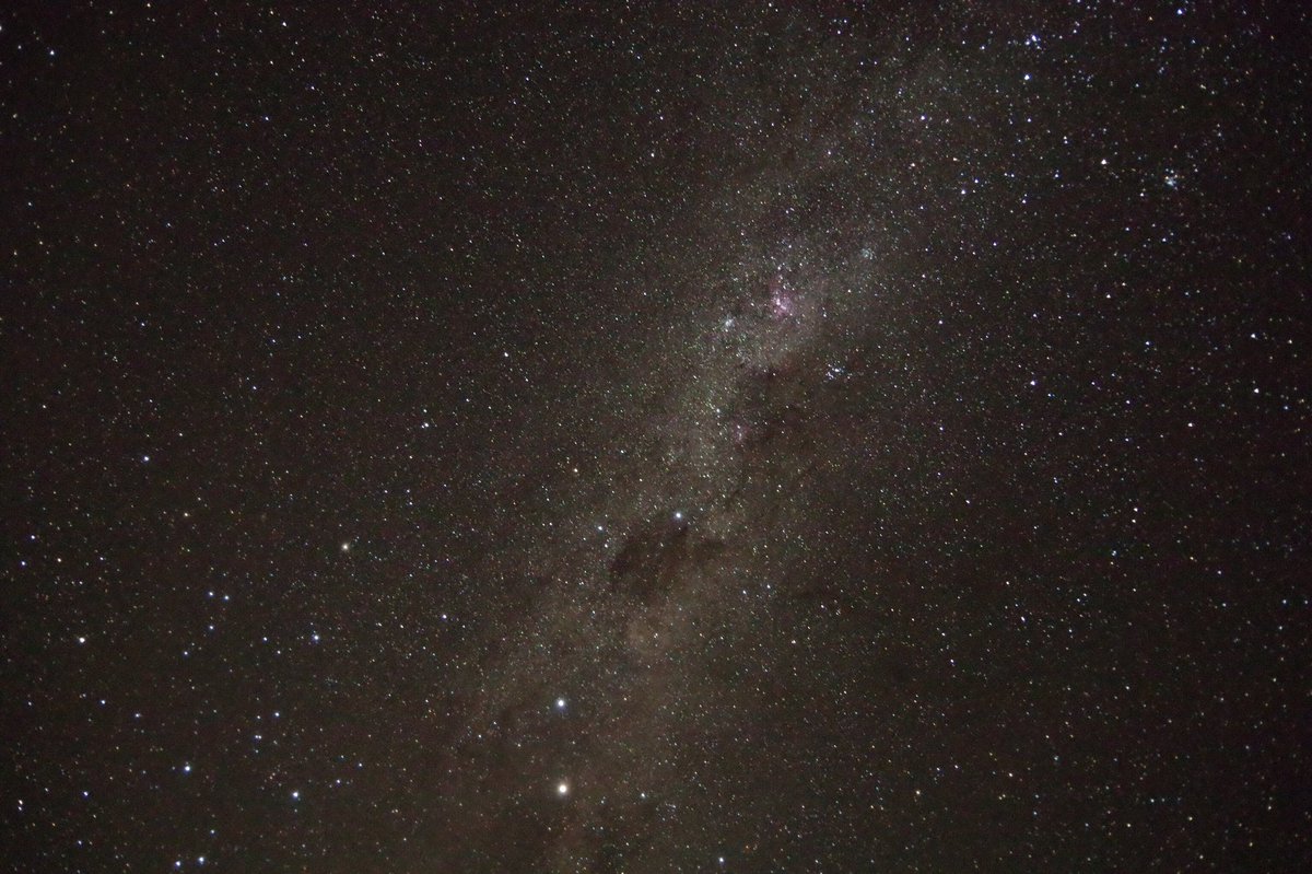 star0923r's tweet photo. ニュージーランドのテカポに行って来た！！
星が恐ろしいくらい綺麗。北半球では見えない星を堪能してきた🌙 https://t.co/0HPVHtuCWc