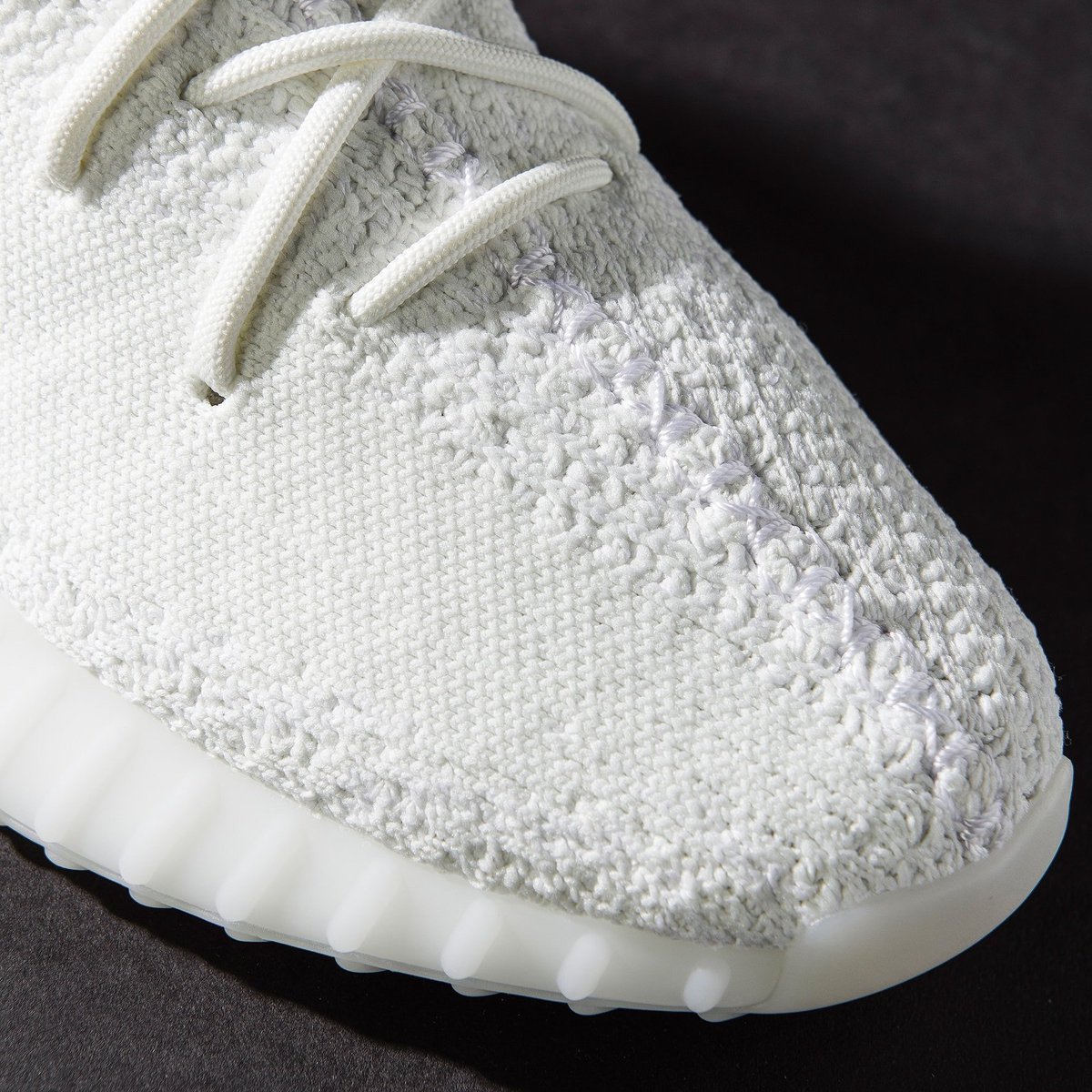 yeezy 350 cream white canada