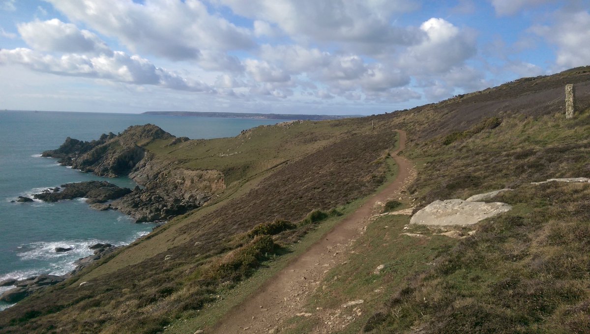 matt_Offpeaks's tweet photo. @S4JEF @OffPeaks @CornwallChatter @SUPinaBagUK @Bsupa_uk yep... today on my run at Cudden Point Cornwall https://t.co/ZIgnkONGrO