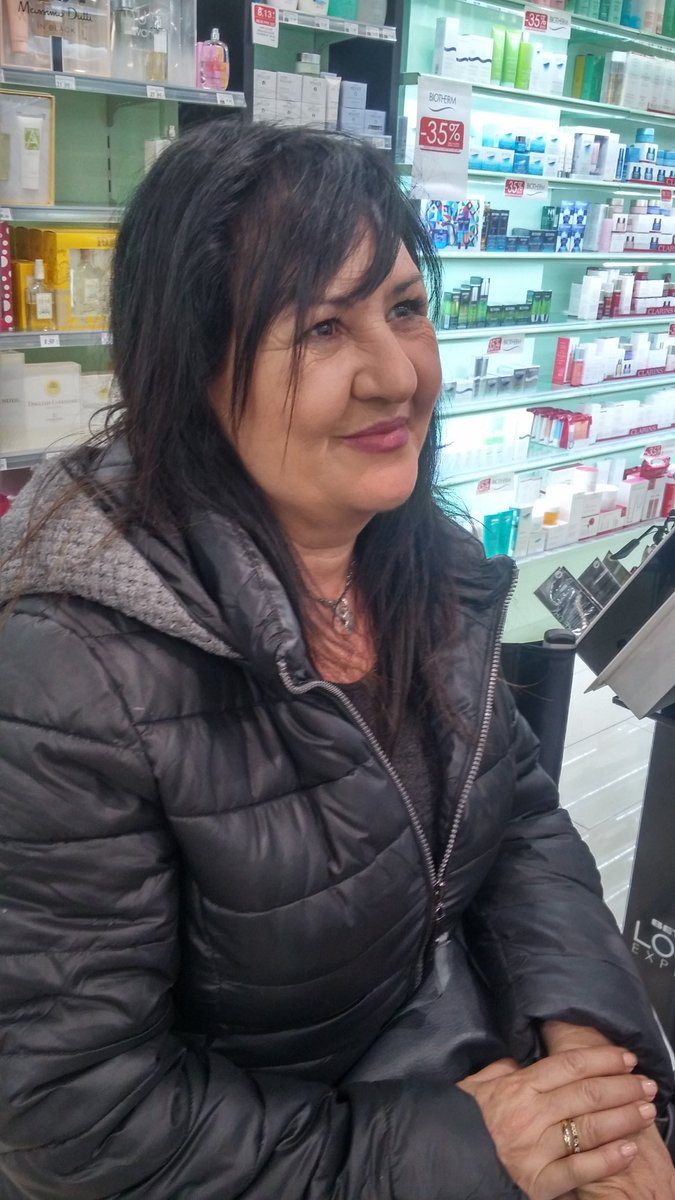 martabarcelona's tweet image. Total y absolutamente enamorada de infalible  #totalcover tanto la base como el contorno y iluminador @lorealparis_es