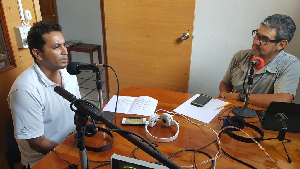teleinsular's tweet photo. Kevin Guaycha, Presidente Barrio Pelikanbay, manifestó las diferentes actividades a realizar desde hoy 24 al 27 de Febrero en el muelle. https://t.co/tx8xa1jRyH