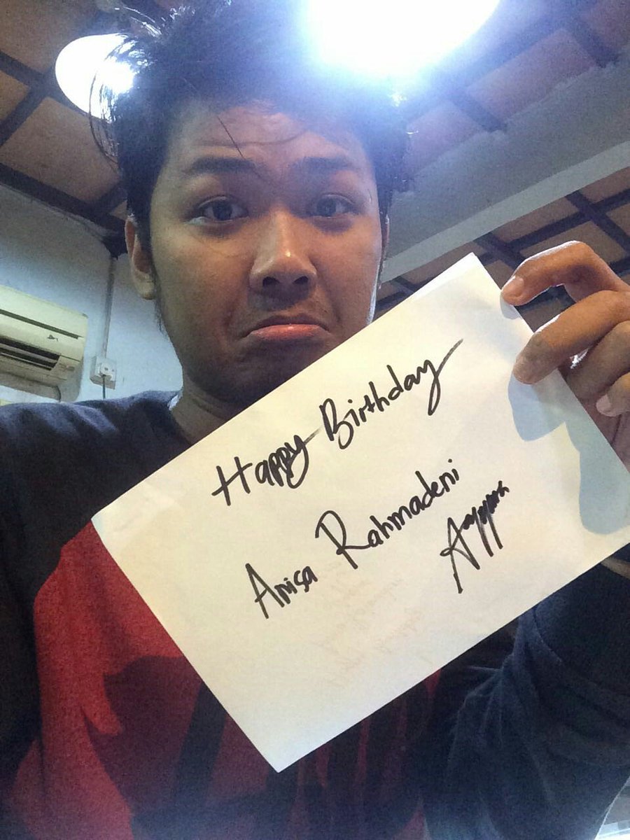 Kemarin saat lombat edit foto #Amazin9Icl dapet sign in dari <a href="/rikoanggaraws/">Rico Anggara</a> !!:) selamat ya Anisa Rahmadeni :)) #Amazin9ICL