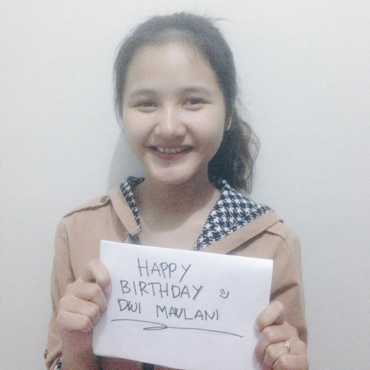 Kemarin saat lomba  edit foto #Amazin9Icl dapet sign in dari @Oikcahyarmdln !!:) wah selamat ya Dwi Maulani:)