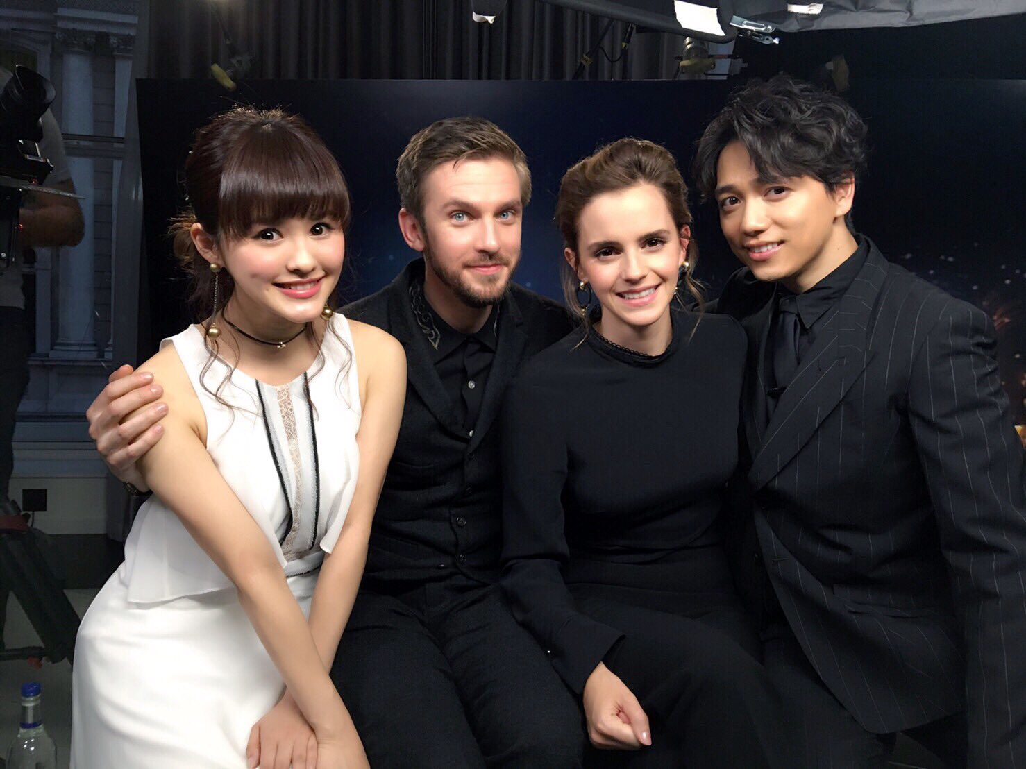 昆 夏美 美女と野獣 プレミアに参加させていただけてとっても光栄でした そして ベル役のエマさんと野獣役のダンさんとお会いできて お話しさせていただきました 笑顔が素敵なお二人と楽しい時間を過ごすことができました 美女と野獣